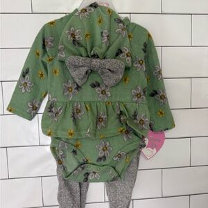 Charming Green Floral Baby Hat Set